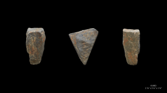 Ground-side leaning-kite handaxes